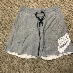 Nike Aw77 Fleece Shorts Logo
